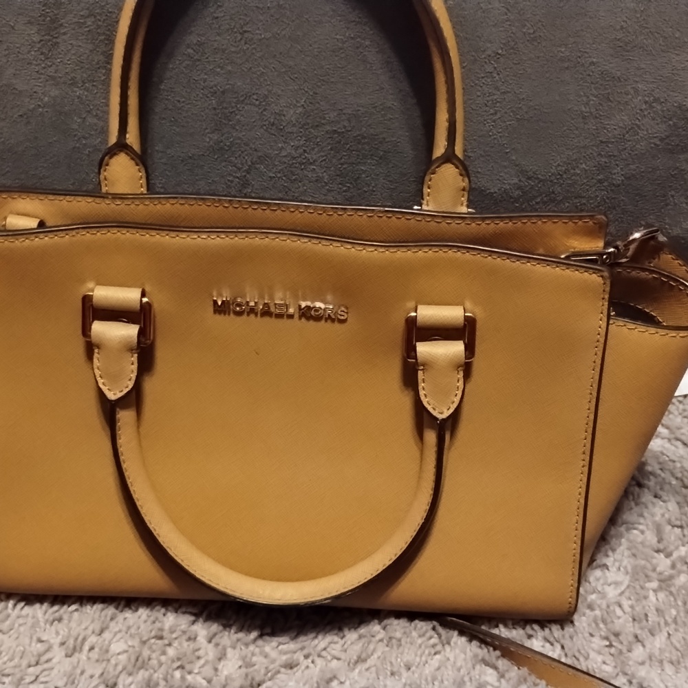 Michael kors purse